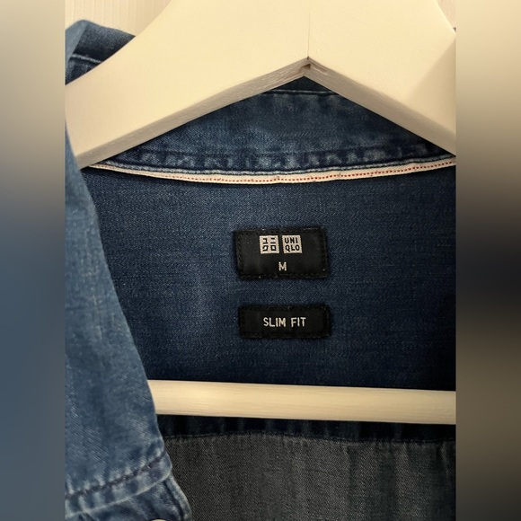 Uniqlo Men's Denim Buttoned Shirt - Picture 2 of 7